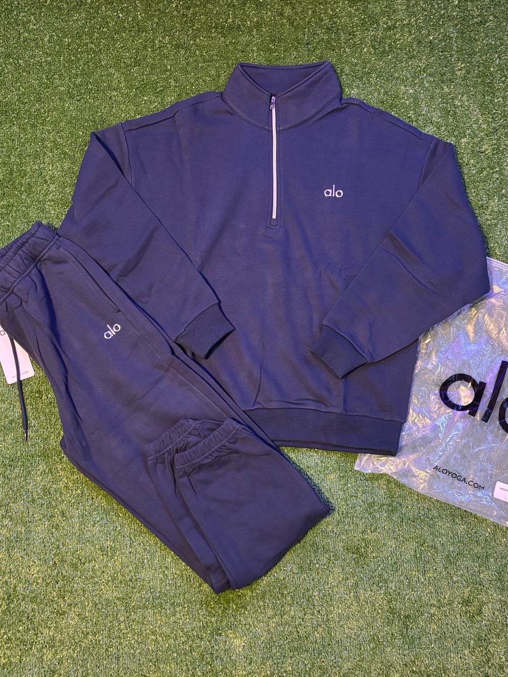 ALO Yoga Men’s Navy Quarter-Zip